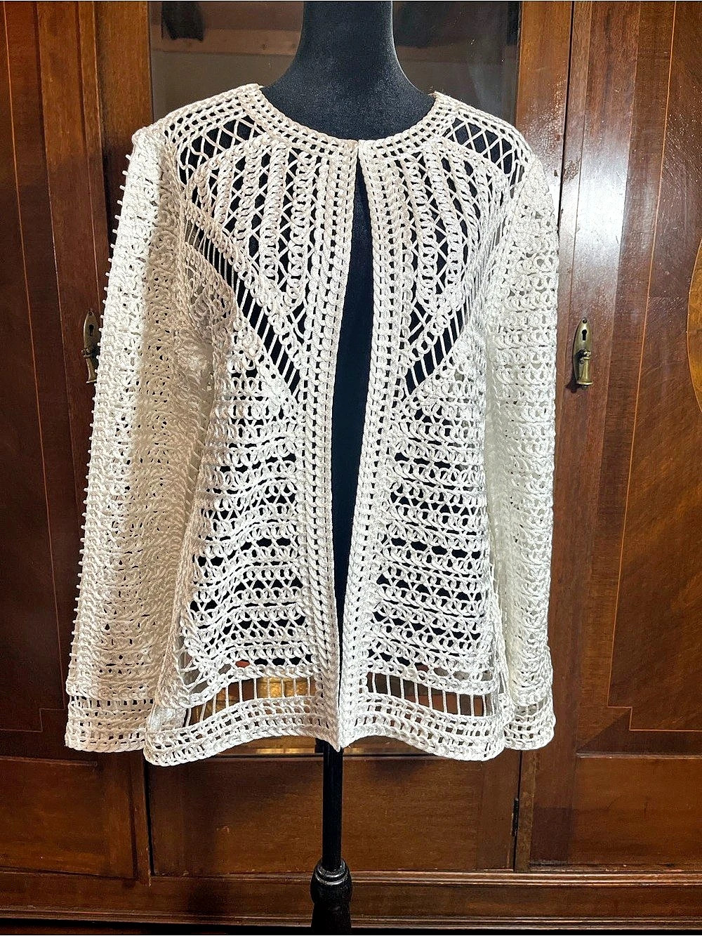 Size MEDIUM 8–10 Open-Front Crochet Cardigan in White Like New 3329